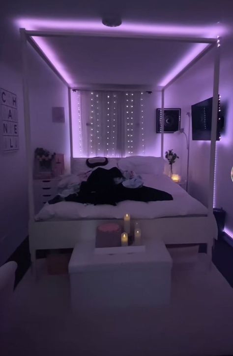 Luxury Bedroom Black, Luxury Bedroom Aesthetic, Black Luxury Bedroom, Room Organization Bedroom, Neon Bedroom, Black Bedroom Furniture, Chill Room, Classy Bedroom, Room Redesign