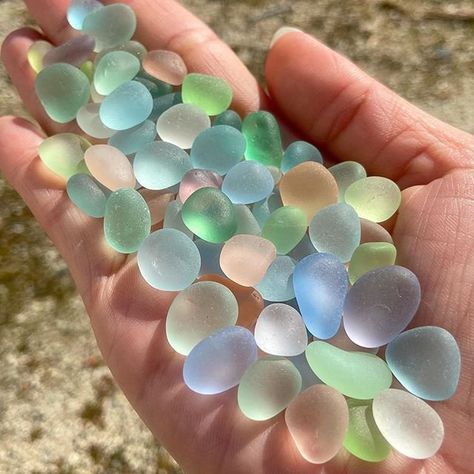 OpenBook on Twitter: "Sea glass is physically weathered glass found on beaches along bodies of salt water. Sailor folklore claimed that sea glass are the tears shed by mermaids. #FolkloreThursday… https://t.co/QPYRaSIg0h" Seaglass Beach, Sea Glass Diy, Sea Glass Colors, Sea Glass Beach, Sea Glass Crafts, Pretty Rocks, Beach Crafts, Sea Glass Art, Sea Glass Jewelry