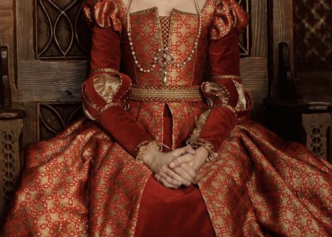 Benjicot Blackwood, Tudor Dress, Tudor Fashion, Fire And Blood, Fantasy Gowns, Medieval Fashion, Clothing Details, Fantasy Clothing, Fantasy Fashion