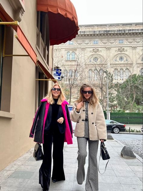 Rich Mom And Daughter, Ceo Woman Aesthetic, Range Rover Mom Aesthetic, Blue Chanel Bag, Ceo Woman, Andrea Kimi Antonelli, Rich Mom Aesthetic, Range Rover Mom, Wealth Aesthetic