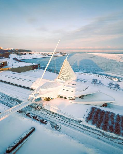 Nate Vomhof on Instagram: “This isn’t my all time favorite shot but I liked the way the Milwaukee Art Museum was basking in the sun while the shadows stemming from…” Milwaukee Architecture, Venus In Libra, Basking In The Sun, Milwaukee Art, Milwaukee Art Museum, The Shadows, Milwaukee, Art Museum, United States Of America