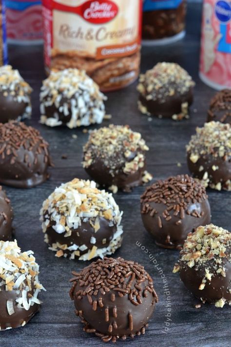 German Chocolate Cake Balls Best Cake Balls, German Chocolate Cake Balls, Dark Chocolate Cake Pops, Chocolate Cake Balls, German Candy, Cake Ball Recipes, Chocolate Cake Pops, Cake Ball, Pops Cake