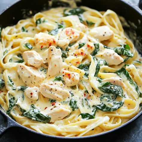 Spinach Chicken Alfredo Delight - Recipes Time Chicken Alfredo Recipe With Spinach, Spinach Chicken Alfredo, Chicken And Spinach Alfredo, Chicken Spinach Pasta Bake, Chicken And Spinach Pasta, Alfredo Pasta Bake, Delight Recipes, Spinach Pasta Bake, Chicken Spinach Pasta