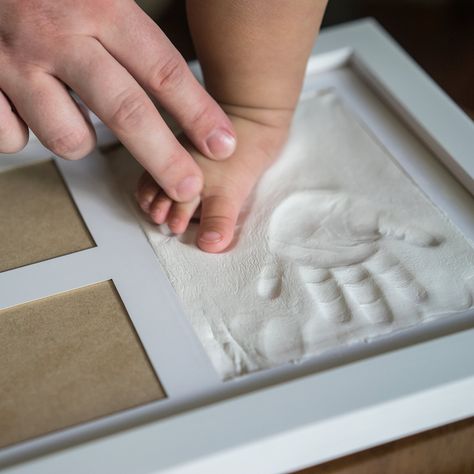 Bubzi Co Baby Handprint Kit Hand Print Mold, Baby Footprint Kit, Monthly Milestone Pictures, Baby Shower Unique, Baby Picture Frames, Birth Poster, Baby Keepsakes, Milestone Pictures, Baby Handprint