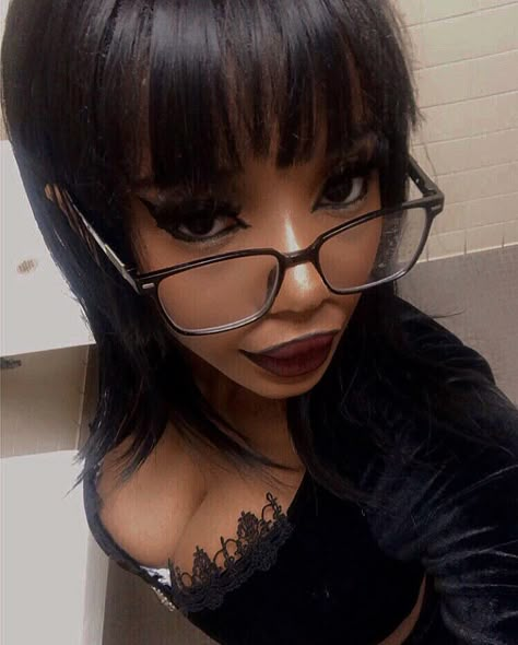 Emo Makeup With Glasses, Poc Goth Pfp, Alt Makeup With Glasses, Goth Makeup No White Base, Scene Black Woman, Goth Makeup With Glasses, Unique Faces Woman, Afro Goth Women, Goth With Glasses