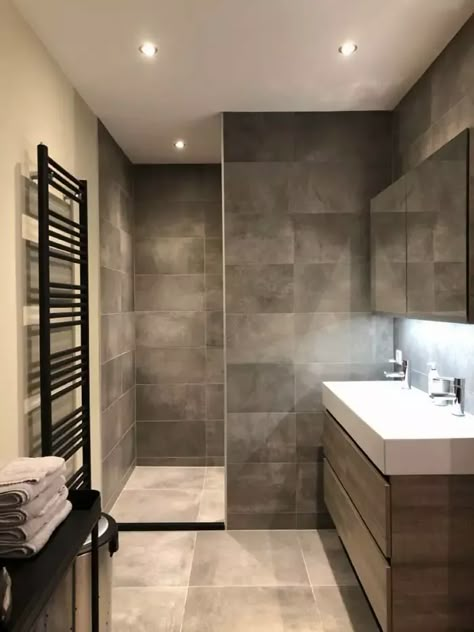 29 Ideas for Separating Wet-Dry Bathroom Zones With Concrete Walls | Decor Home Ideas Walk In Shower With Wall No Door, Small Ensuite Ideas, Drømme Bad, Apartemen Studio, Washroom Design, Bathroom Redesign, Bathroom Design Decor, Bathroom Remodel Designs, Bathroom Remodel Shower