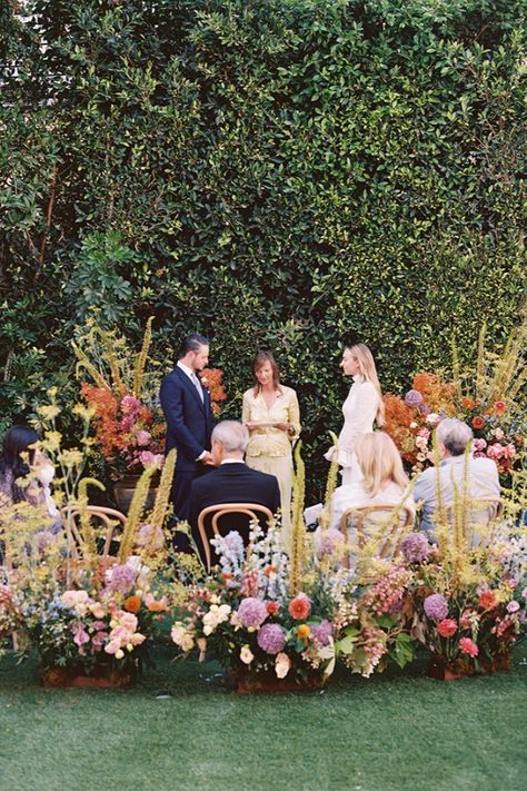 Small Backyard Wedding, Smallest Wedding Venue, Ceremony Inspiration, Garden Party Wedding, Flowers Wallpaper, Wedding Mood Board, Wedding Ceremony Decorations, Wedding Mood, 인물 사진