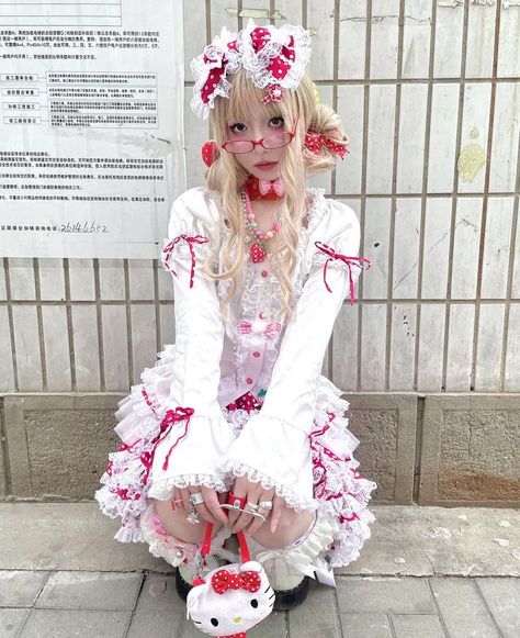 Jfashion Substyles, Menhara Fashion, Yabi Fashion, Harajuku Fashion Outfits, Wacky Outfits, Kawaii Street Fashion, Hello Kitty Outfit, Sanrio Outfits, Kawaii Kei