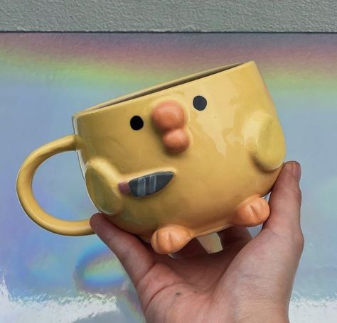 Cute Mugs Ceramics, Diy Clay Mug, Clay Mugs Diy, Clay Cup Ideas, Clay Mug Ideas, Ceramic Mugs Handmade, Mug Cups, Novelty Cups, Tanah Liat