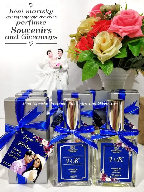 Perfume souvenir ideas Creative Wedding Giveaways, Perfume Souvenir Ideas Wedding, Perfume Wedding Souvenirs, Perfume Souvenir Ideas, Debut Souvenir Ideas, Perfume Souvenir, Souvenir Ideas Wedding, Perfume Christmas, Dream Wedding Theme