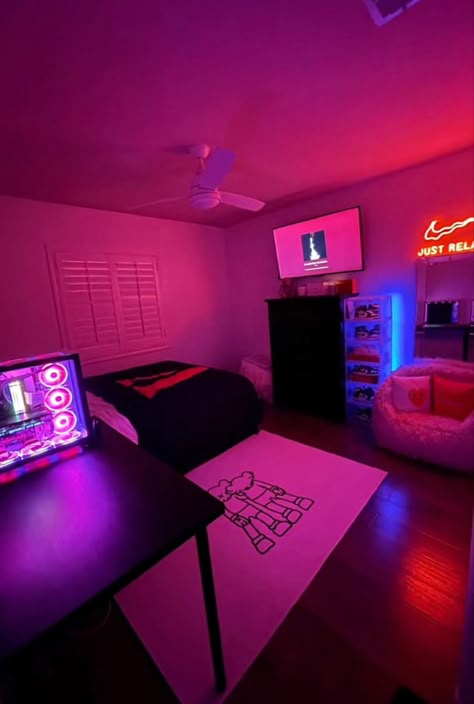 Mens Room Decor, Sneakerhead Room, Mens Bedroom Decor, Hypebeast Room, Room Organization Bedroom, Luxury Room Bedroom, Bedroom Design Inspiration, Chill Room, Game Room Ideas