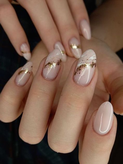 Wedding Nails Gold Flakes, Bridal Nail Art, Glittery Nails, Nude Nail Designs, Cute Nail Art Designs, Bride Nails, Nails Gel, Cute Nail Art, Neutral Nails