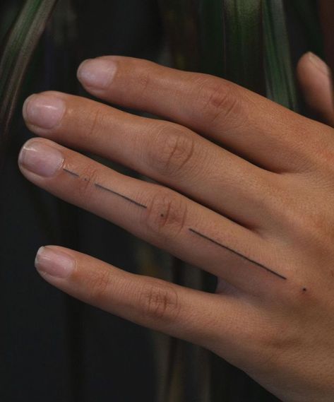 Line Tattoos Hand, Spiritual Finger Tattoos Meaningful, Minimalist Tattoo On Finger, Hand Tattoos Lines, Pretty Finger Tattoos For Women, Hand Poke Finger Tattoo, Hand Poke Tattoo Ideas, Small Lineart Tattoo, Fineline Finger Tattoo