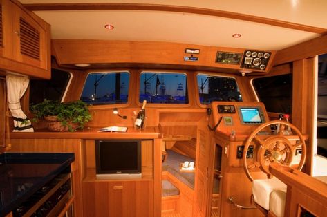 The biggest 38’ family aft-cabin cruiser in the world Cabin Cruisers For Sale, Grand Banks Yachts, Cabin Cruiser Boat, Trawler Yacht, Yatch Boat, Boat Interior Design, Great Loop, Chris Craft Boats, Steam Engine Model