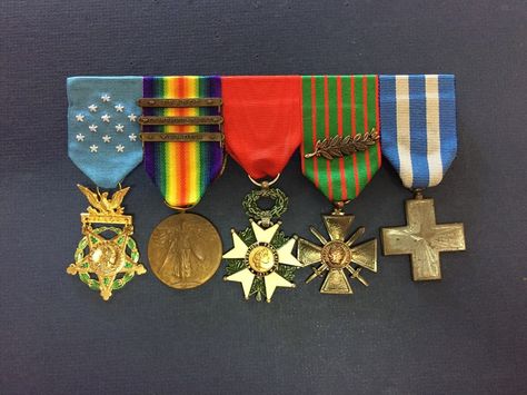 AEF - Sergeant Alvin York replica medal set. From L to R: Congressional Medal of Honor; World War I Victory Medal; Ordre national de la Légion d'honneur; Croix de guerre 1914–1918; and the Croce al Merito di Guerra. WW1. Ww1 American, Glory Hallelujah, Ww1 History, Heraldry Symbols, Expeditionary Force, Military Medals, Medal Display, Medal Of Honor, Coconut Rice