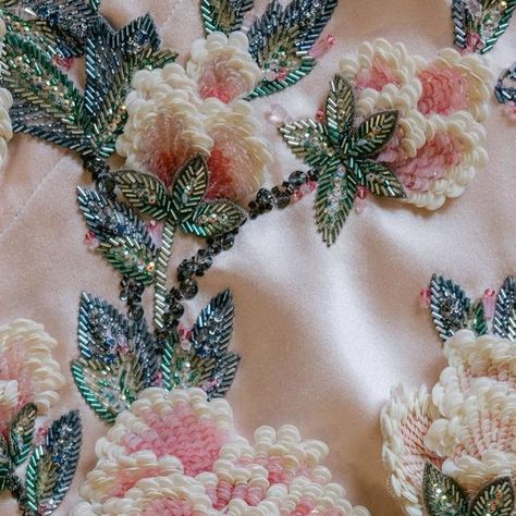 Peony Embroidery, Korean Embroidery, Couture Beading, Tambour Beading, Western Embroidery, New Embroidery Designs, Beaded Fabric, Crystal Embroidery, Embellishment Details