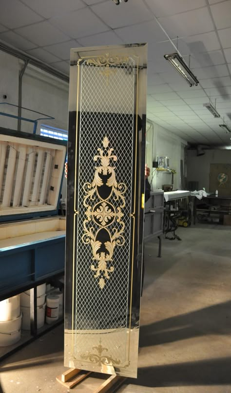 Sandblasted Glass Design, Lacquered Glass, Window Glass Design, Door House, Wooden Front Door Design, Wooden Main Door Design, Wooden Main Door, Stained Glass Door, Pooja Room Door Design