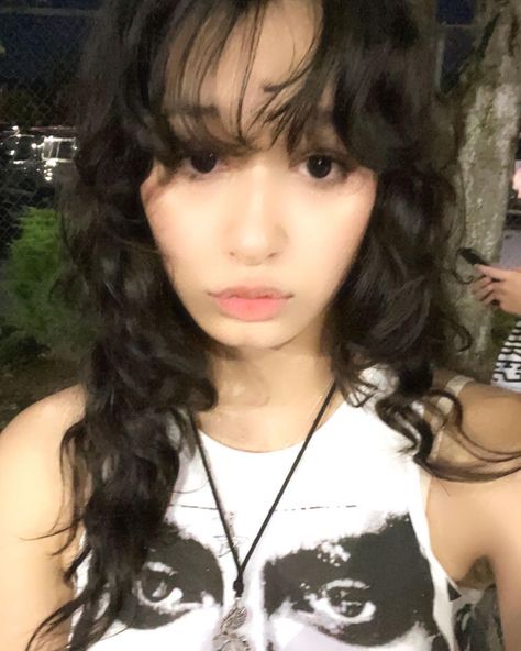 Side Bangs On Wavy Hair, Wavy Curly Hair With Bangs, Bangs On Wavy Hair, Curly Side Bangs, Curly Hair Side Bangs, Hair Side Bangs, Side Bangs Hairstyles, Hair With Bangs, Wavy Curly Hair