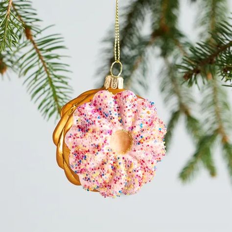 Dessert Ornaments, Christmas Ornaments Aesthetic, Weird Ornaments, Fun Christmas Ornaments, Fun Christmas Decor, Food Tree, Donut Ornament, Future Christmas, Themed Ornaments