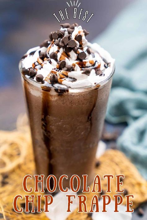 This Starbucks copycat Double Chocolate Chip Frappe recipe is a keeper, guys. It’s slushy, creamy, rich, decadent, and comes together in just 5 minutes. Here is a super easy recipe to make it from scratch. Chocolate Chip Frappuccino Recipe, Double Chocolate Chip Frappuccino, Chocolate Chip Frappe, Mcdonalds Food, Frozen Coffee Drinks, Mcdonalds Recipes, Continental Recipes, Mocha Cookie Crumble, Frappe Recipe