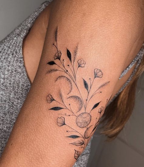 Tattoos Earthy, Arm Wrap Tattoo, Tattoo Sonne, Bohemian Tattoo, Earthy Tattoos, Wrap Around Tattoo, Arm Sleeve Tattoos For Women, On Tattoo, Wrap Tattoo