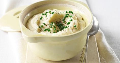 With its creamy texture and subtle flavour, celeriac puree is a delicious and low carb alternative to mashed potato. Substitute For Mashed Potatoes, Celeriac Puree, Celery Root Puree, Recipes For Lent, Lent Recipes, Weekly Recipes, Carb Alternatives, Celery Root, Meatless Recipes