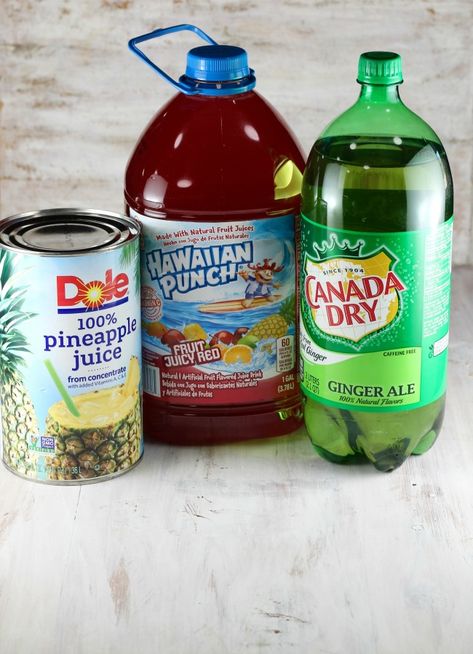 3 Ingredient Easy Party Punch ~ MissintheKitchen.com #punch Wedding Punch Recipes, Punch Recipes For Kids, Wedding Punch, Brunch Punch, Easy Party Punch, Party Punches, Red Punch, Easy Punch Recipes, Easy Punch