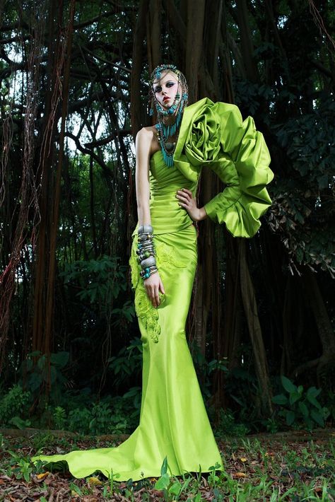 Ethnic Couture: Frederick Lee (Album 1) | Roslan Abdul Rahim | SENATUS Neon Green Dress, Lime Dress, Fusion Fashion, Fashion Assistant, Ethnic Clothes, Crazy Dresses, Steampunk Couture, Green Board, Ugly Outfits