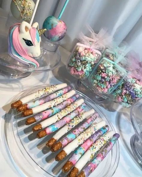 Cheap Unicorn Birthday Party, Unicorn Baked Goods, Unicorn Party Treats, Unicorn Sweets Table, Unicorn Food Ideas Themed Parties, Unicorn Treat Table, Unicorn Bday Party, Unicorn Treats, Unicorn Desserts