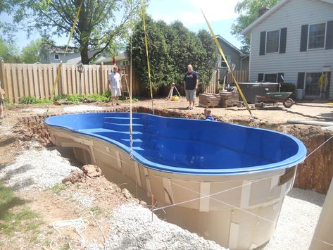 Spools Ideas Pool, Inground Pools On A Budget, Rustic Pool Ideas, Diy Pool Ideas Homemade, Rustic Swimming Pool, Fiberglass Pool Ideas, Cheap Inground Pool, Spa Pool Design, Mini Pool Ideas