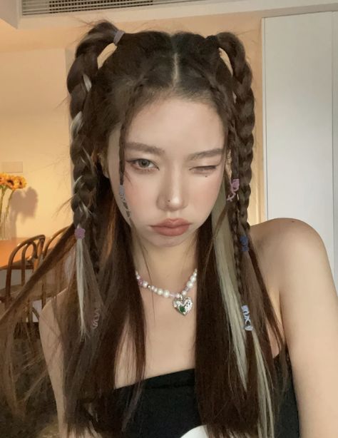 Y2k Hair Styles Long Hair, Hair Styles Y2k Curly, Hairstyles Ideas Y2k, Kpop Braided Hairstyles, Lunar New Year Hairstyle, Two Braids Half Up Half Down Hairstyle, Trendy Hair 2023, 2k Hairstyles, Gamer Hairstyles