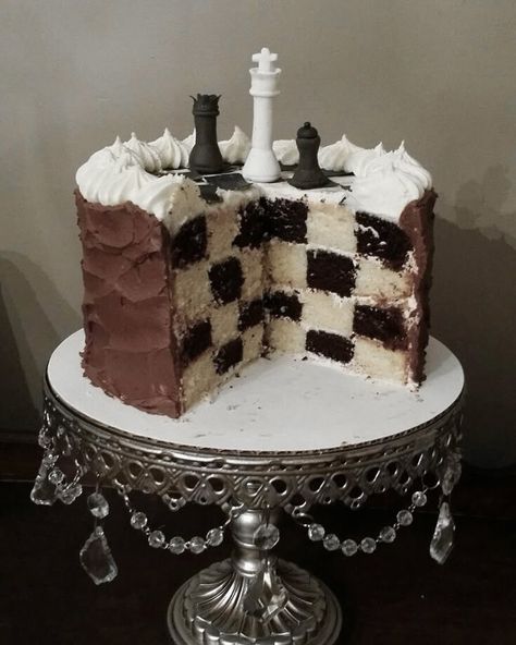 Chess Birthday Cake, Chessboard Cake, Chess Cake, Checkerboard Cake, 16th Birthday Cake, The Inheritance Games, Inheritance Games, Pretty Birthday Cakes, Academia Aesthetic