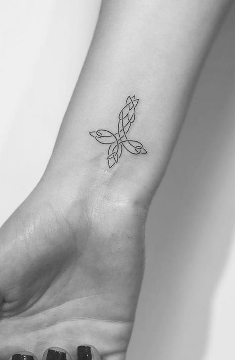 Celtic Tattoo For Women Irish, Irish Cross Tattoo, Small Irish Tattoos, Small Celtic Tattoos, Welsh Tattoo, Celtic Tattoo Ideas, Gaelic Tattoo, Celtic Cross Tattoo, Celtic Tattoo For Women