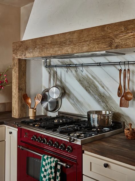 Red range in kitchen with wood hood accents Exterior Modern Farmhouse, Tuscan Cottage, Kitchen Marble Countertops, Style A Kitchen, Italian Steak, Cottage Home Plans, Cobblestone Patio, Design Kitchen Island, Living Room Modern Farmhouse