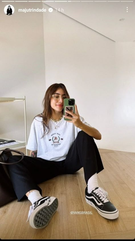 Sophisticated Lesbian Style, Edgy Lesbian Style, Vans Inspo Outfit, Korean Boyish Outfit, Vans Outfit Aesthetic, Vans Outfit Womens, Lesbian Outfits, Lesbian Fashion, Vans Outfit