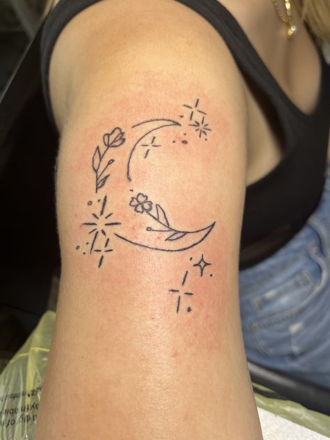 Between Shoulder Blade Tattoo, Blade Tattoos For Women, Blade Tattoo, Shoulder Blade Tattoo, Tattoo Inspo, Tattoos For Women, Tatting, Tattoo Ideas, Moon