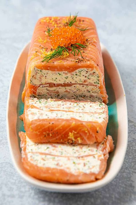 Salmon Terrine Recipes, Salmon Mousse Recipes, Smoked Salmon Starter, Smoked Salmon Terrine, Smoked Salmon Mousse, Salmon Terrine, Smoked Salmon Pate, Terrine Recipe, Pate Recipes