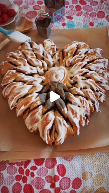 Cakes Cupcakes Macarons with Natalia Dalehaug on Instagram: "Tear-apart Cinnamon Roll Heart 🤎 by @sarahtreed
Do you like the idea?
Will you try, guys? 😊" Cinnamon Tear Apart Bread Heart, Cinnamon Roll Heart, Heart Cinnamon Rolls, Try Guys, Breads & Buns, Holiday Dishes, January 15, Cinnamon Roll, Holiday Baking