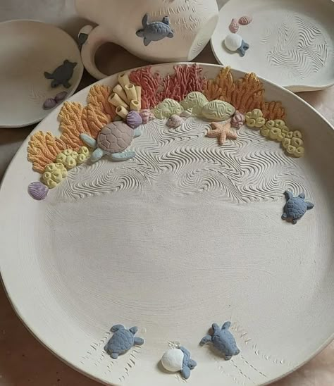 Pinched Pottery Ideas, Clay Ideas Functional, Cool Pinch Pot Ideas, Coral Reef Ceramics, Ocean Pottery Ideas, Pottery And Ceramics, Clay Plates Ideas, Clay Projects Ideas Ceramic Art, Glazed Pottery Ideas