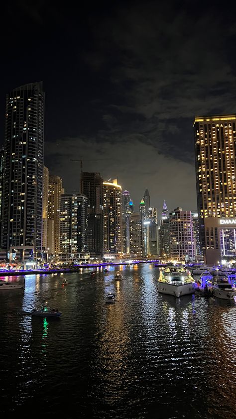 Asthetic Wallper Background, City View Night, City Life Aesthetic, Dubai Aesthetic, Dubai Marina, Sky Pictures, Night Scenery, City Pictures, Pretty Landscapes