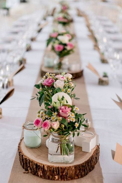 wedding centerpiece ideas for long table with tree stumps #wedding #weddings #weddingcenterpieces #rusticweddings #hmp Cheap Table Decorations, Rustic Forest Wedding, Tafel Decor, Rustic Wedding Table, Amazing Weddings, Dessert Bar, Wedding Table Decorations, Deco Floral, Wedding Table Settings