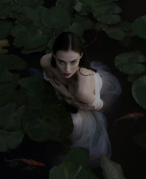 Lake Photoshoot, Water Shoot, Nature Photoshoot, Mermaid Aesthetic, Fantasy Photography, Water Photography, Shooting Photo, Cinematic Photography, Water Lily