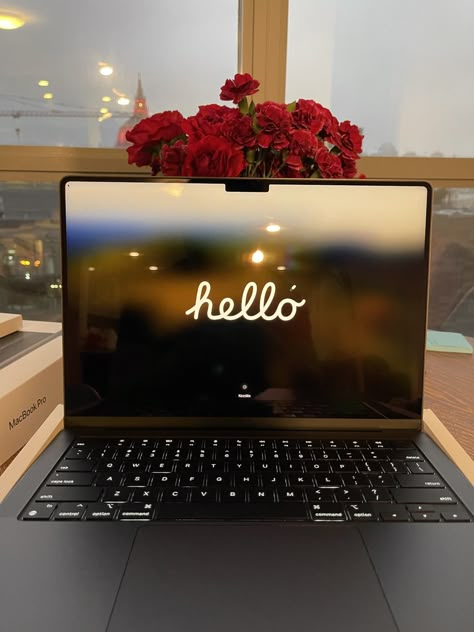 Apple Mac Book Pro, Ipad Pro Magic Keyboard Aesthetic, Macbook Laptop Aesthetic, New Laptop Vision Board, Laptop Iphone Aesthetic, Rose Gold Macbook Aesthetic, Vision Board Love Aesthetic, Laptop Astethic, Macbook Vision Board