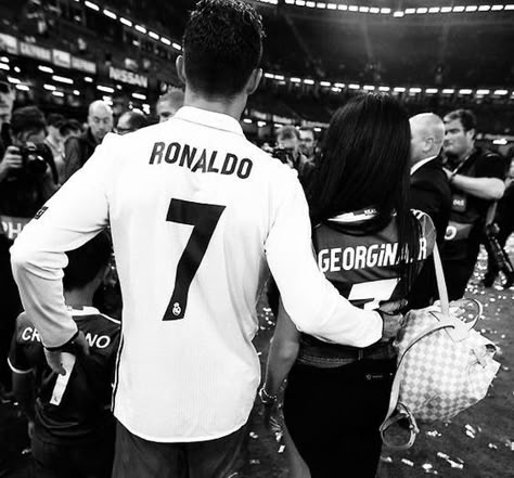 Ronaldo Georgina, Madrid Girl, Football Couples, Cr7 Jr, Georgina Rodriguez, Football Wags, My Kind Of Love, Taehyung Funny, كريستيانو رونالدو