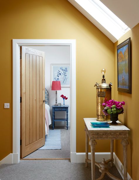 Yellow Room Ideas, Yellow Hallway, Yellow Rooms, Yellow Paint Colors, Hallway Colours, Interior Design Gallery, Hallway Entrance, Natural Flooring, Wall Colour