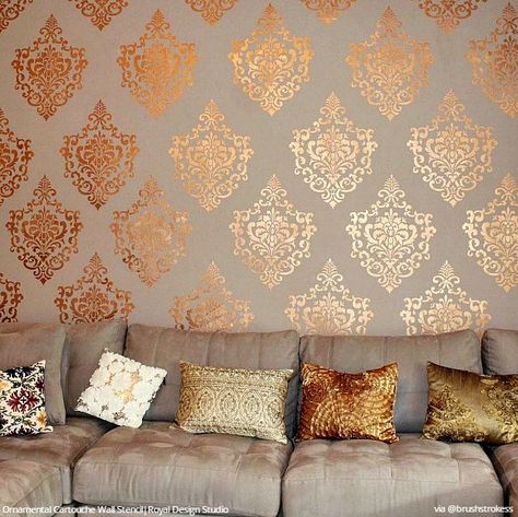 Decorate with Stencils for an Insta-Inspiring Home - 25 DIY Ideas using Wall Stencils - Home Decor Trends - Royal Design Studio Damask Wall Stencils, Wall Stencil Designs, Wall Paint Patterns, Damask Wall, Wall Painting Living Room, Stencil Wall Art, Wall Stencil Patterns, Diy Wall Painting, Diy Wand