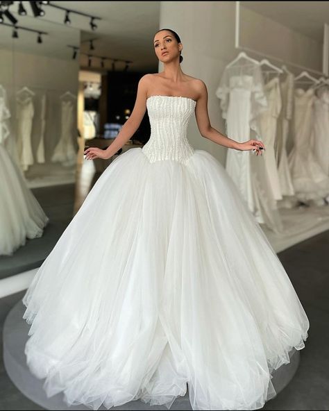 Pearls Wedding Dress, Pearl Wedding Dress, Dresses For Bride, Pearls Wedding, Wedding Ideas Dresses, Tulle Sleeves, Wedding Dresses Beaded, White Wedding Dress, Dream Wedding Ideas Dresses