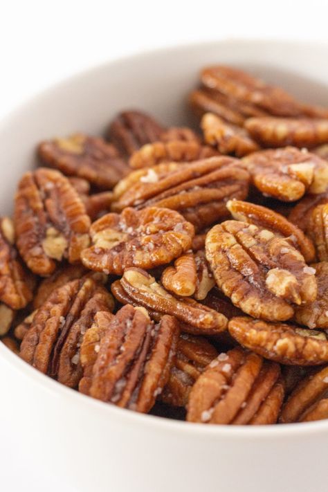 How to make Easy Salted Buttered Pecans - Practically Homemade Salted Pecans Recipe, Pecan Cream Pie Recipe, Pecan Cream Pie, Salted Pecans, Buffalo Food, Treats For Gifts, Pecan Desserts Recipes, Keto Pies, Pecan Milk