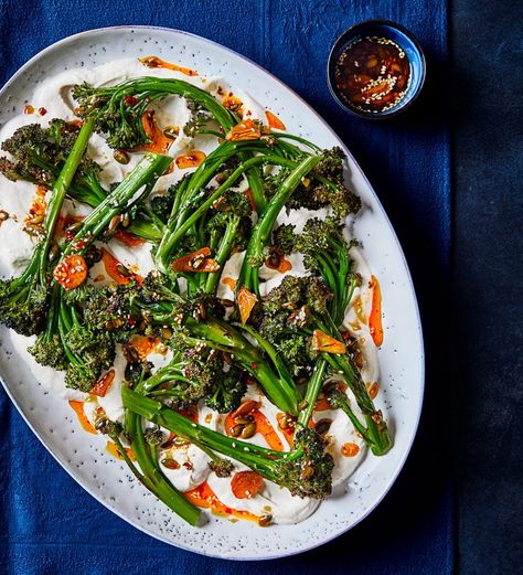 Charred purple sprouting broccoli with tahini yogurt and spiced seeds Nduja Recipe, Salad With Broccoli, Cook Broccoli, Sprouting Broccoli, Vegetarian Brunch, Olive Magazine, Bbq Sausage, Mozzarella Salad, Kale Pesto