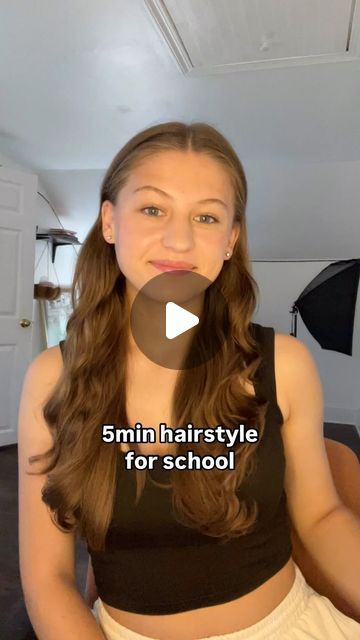 Cute Ways To Wear Your Hair Down, P.e Hairstyles, Easy And Cute Hairstyles For School, Hairstyles Of The Week, Easy Hairstyles To Do On Yourself Simple, Messy Cute Hairstyles, Cute Hair Styles Easy, Holiday Hairstyles For Long Hair, Easy Teacher Hairstyles